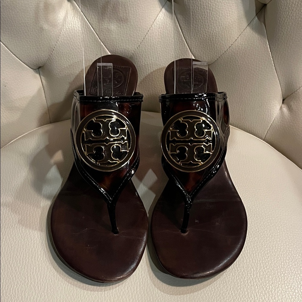 Tory Burch Brown Tortoiseshell Logo Thong Heeled Sandals 8 - Picture 6 of 16